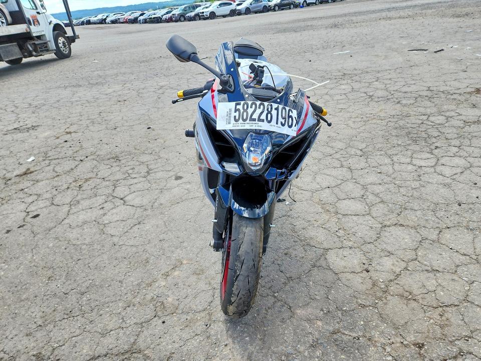 2024 Suzuki Gsx-r VIN JS1DM11B1R7100442 COPART salvage auction — ROLLOVER, Pa - Certificate Of Salvage, sold $6,200 on 2026-07-02 (photo 2)