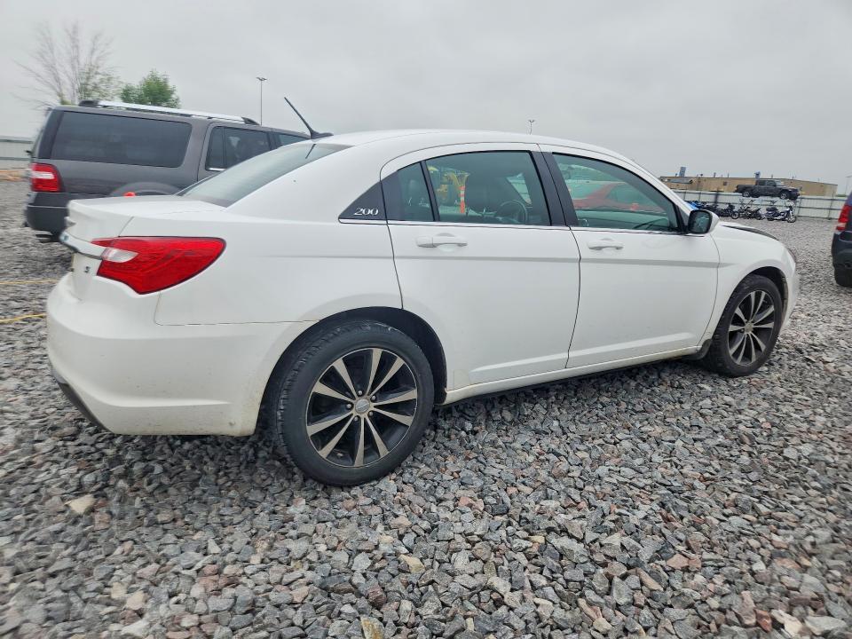 2013 Chrysler 200 VIN 1C3CCBBG3DN738253 COPART salvage auction — FRONT END, Wi - Certificate Of Title, sold $825 on 2026-07-13 (photo 3)