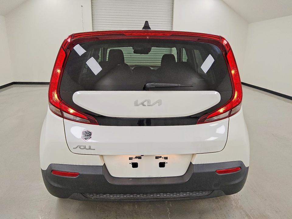 2022 Kia Soul VIN KNDJ23AU6N7165292 COPART salvage auction — MINOR DENT/SCRATCHES, Tx - Certificate Of Title, sold $4,300 on 2026-07-21 (photo 6)
