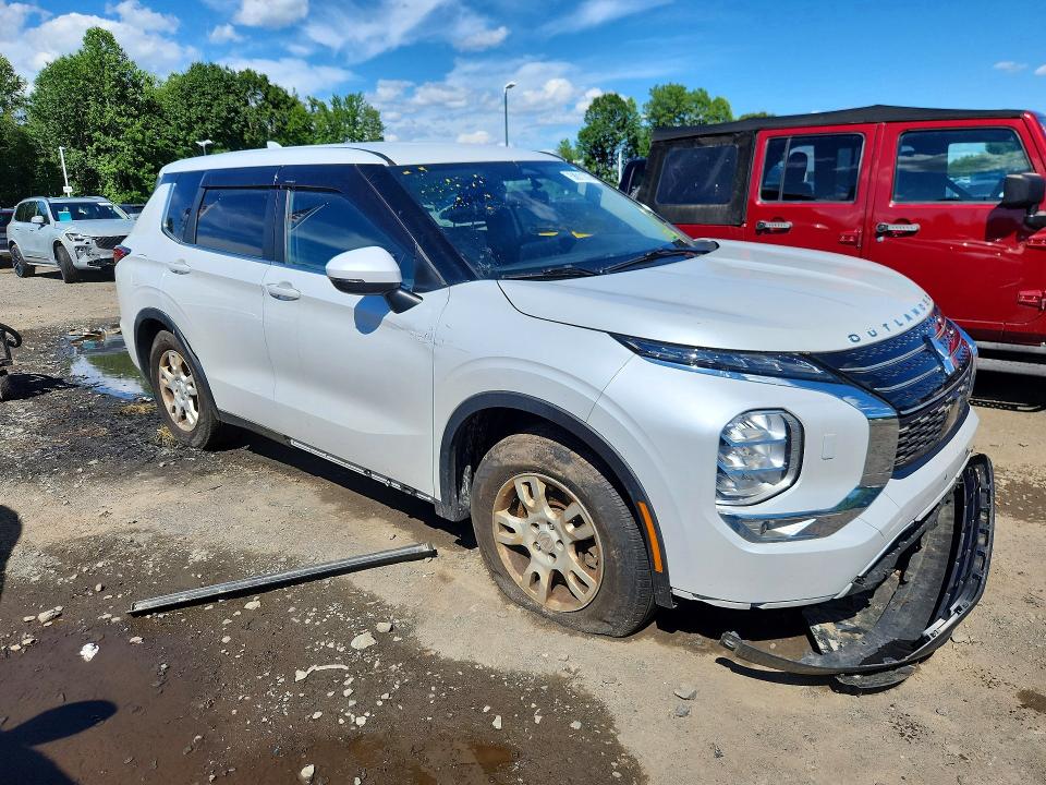 2022 Mitsubishi Outlander VIN JA4J4TA8XNZ023460 COPART salvage auction — FRONT END, Vt - Certificate Of Title, sold $450 on 2026-07-28 (photo 4)