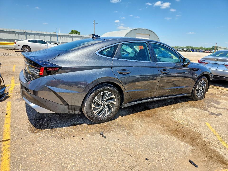 2026 Hyundai Sonata hybrid VIN KMHL24JJ9TA164704 COPART salvage auction — FRONT END, Tx - Certificate Of Title, sold $11,200 on 2026-07-08 (photo 3)