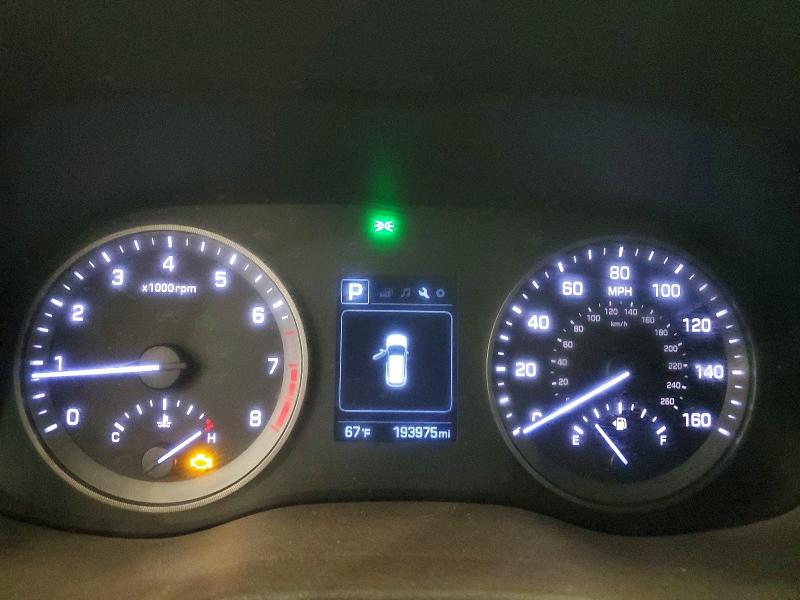 2017 Hyundai Tucson VIN KM8J3CA24HU457472 COPART salvage auction — MINOR DENT/SCRATCHES, Md - Certificate Of Title, sold $3,500 on 2026-07-14 (photo 9)