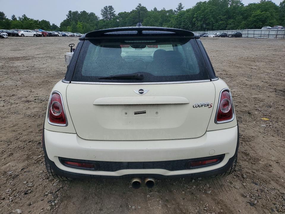 2011 Mini Cooper VIN WMWSV3C51BTY10691 COPART salvage auction — FRONT END, MA - CERT OF TITLE-RECONSTRCTD COLL, sold $425 on 2026-07-02 (photo 6)
