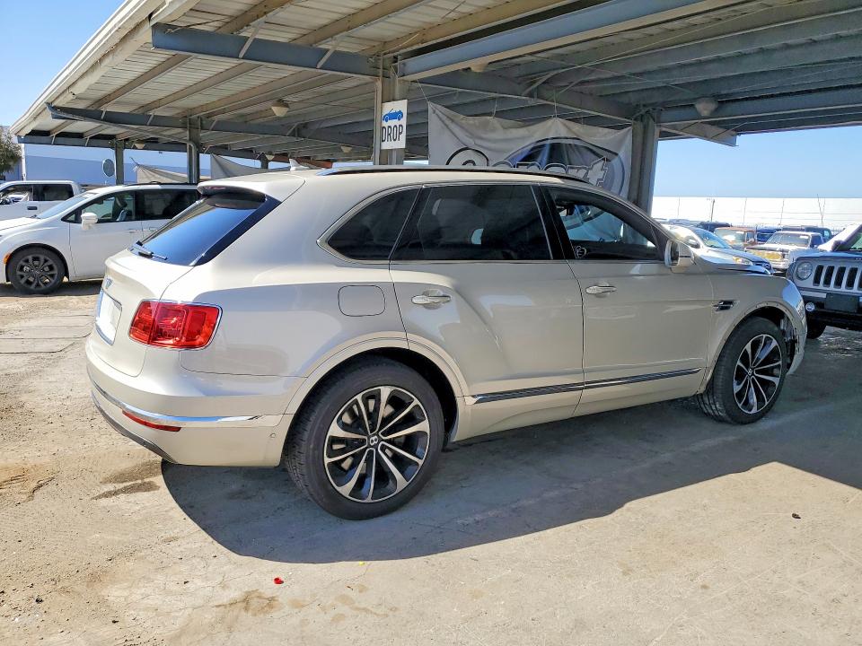 2018 Bentley Bentayga VIN SJAAC4ZV4JC018083 COPART salvage auction — FRONT END, Ca - Salvage Certificate, sold $35,250 on 2026-09-18 (photo 3)