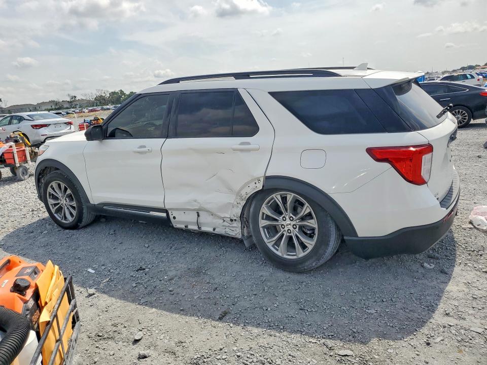 2022 Ford Explorer VIN 1FMSK7DH3NGA43947 COPART salvage auction — REAR END, Fl - Cert Of Title Slvg Rebuildable, sold $8,800 on 2026-08-21 (photo 2)