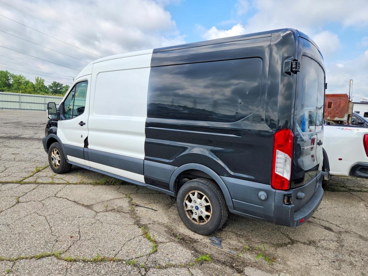 2015 Ford Transit VIN 1FTYR2CM1FKA72972 COPART salvage auction — Minor Dent/Scratches, MI - CERTIFICATE OF TITLE, sold $7,000 on 2026-07-09 (photo 2)