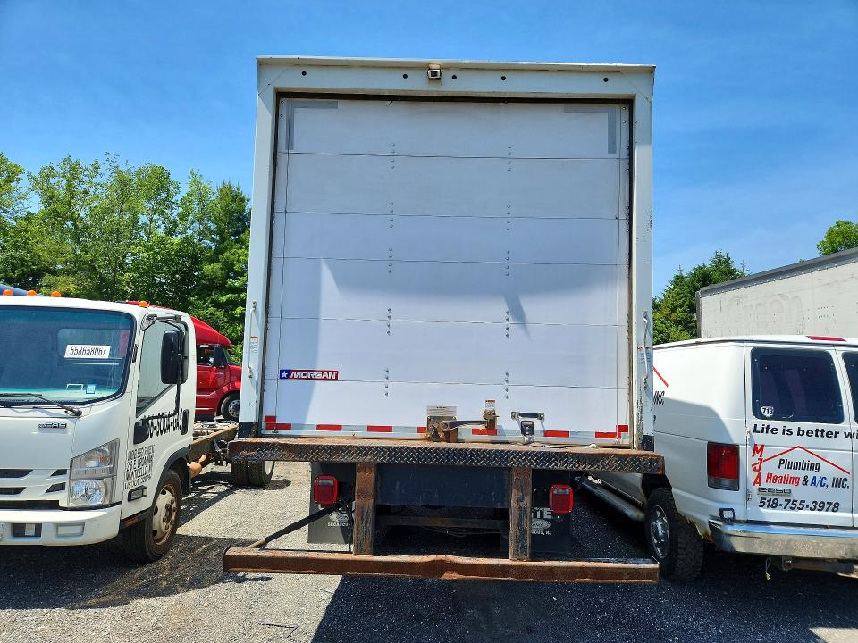 2017 Ford F650-f750 VIN 1FDWF7DC2HDB04348 COPART salvage auction — MINOR DENT/SCRATCHES, In - Certificate Of Title, sold $14,800 on 2026-07-07 (photo 6)