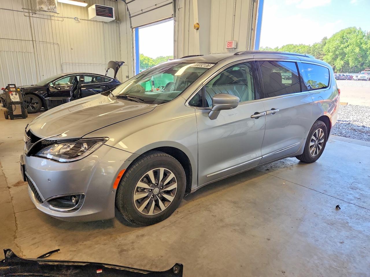 2020 Chrysler Pacifica VIN 2C4RC1EG4LR137978 COPART salvage auction — Front End, MN - CERT OF TITLE-SALVAGE, sold $3,150 on 2026-07-09 (photo 1)