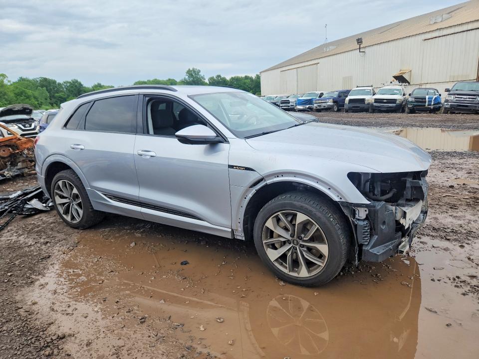 2021 Audi E-tron VIN WA1LAAGE6MB038404 COPART salvage auction — FRONT END, Pa - Certificate Of Salvage, sold $11,900 on 2026-08-17 (photo 4)