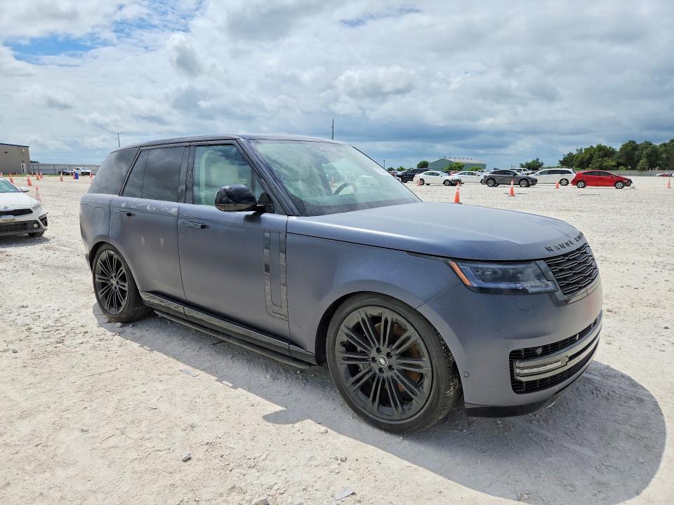 2024 Land rover RANGE ROVER VIN SALK19E98RA223159 COPART salvage auction — SIDE, Tx - Salvage Vehicle Title, sold $69,000 on 2026-08-20 (photo 4)