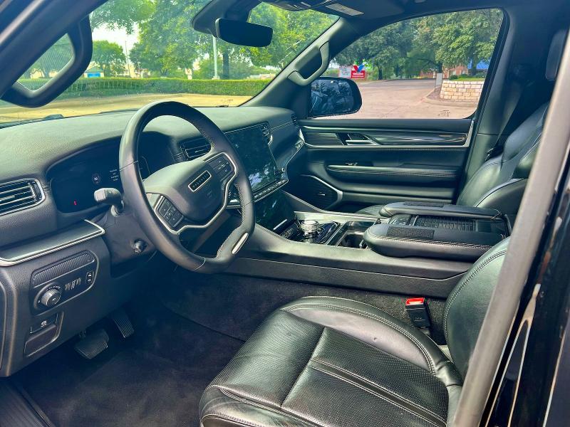 2022 Jeep Grand wagoneer VIN 1C4SJUAT9NS207231 COPART salvage auction — NORMAL WEAR, TX - CERTIFICATE OF TITLE (P), sold $16,200 on 2026-07-30 (photo 5)