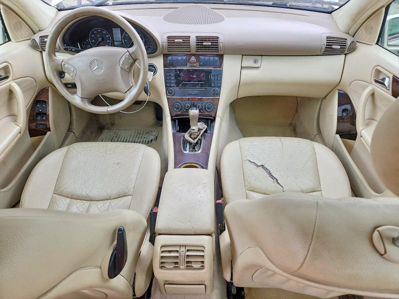 2005 Mercedes-benz C class VIN WDBRF81J55F595068 COPART salvage auction — NORMAL WEAR, MA - CERTIFICATE OF TITLE (P), sold $425 on 2026-07-29 (photo 8)