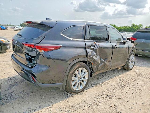 2026 Toyota Highlander VIN 5TDKDRBH5TS597412 COPART salvage auction — FRONT END, Tx - Salvage Vehicle Title, sold $21,100 on 2026-07-14 (photo 3)
