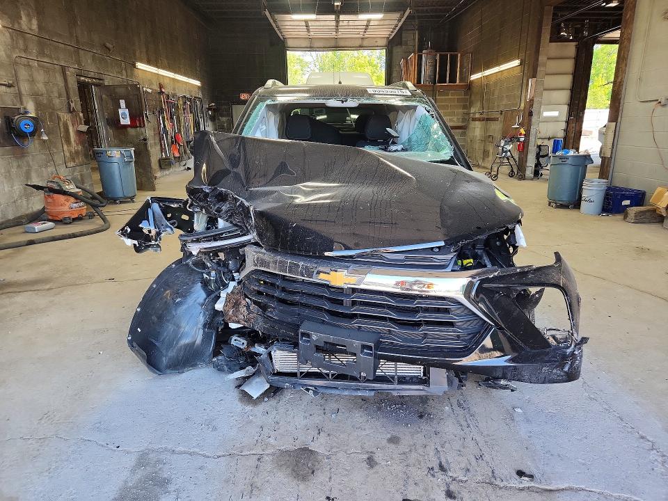 2025 Chevrolet VIN KL79MRSL6SB145488 COPART salvage auction — ROLLOVER, Ny - Mv-907A Salvage Certificate, sold $850 on 2026-07-06 (photo 5)