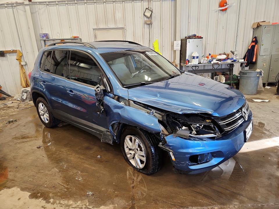 2017 Volkswagen Tiguan VIN WVGBV7AX3HK023718 COPART salvage auction — FRONT END, Wi - Junked Vehicle Bill Of Sale, sold $875 on 2026-07-20 (photo 4)