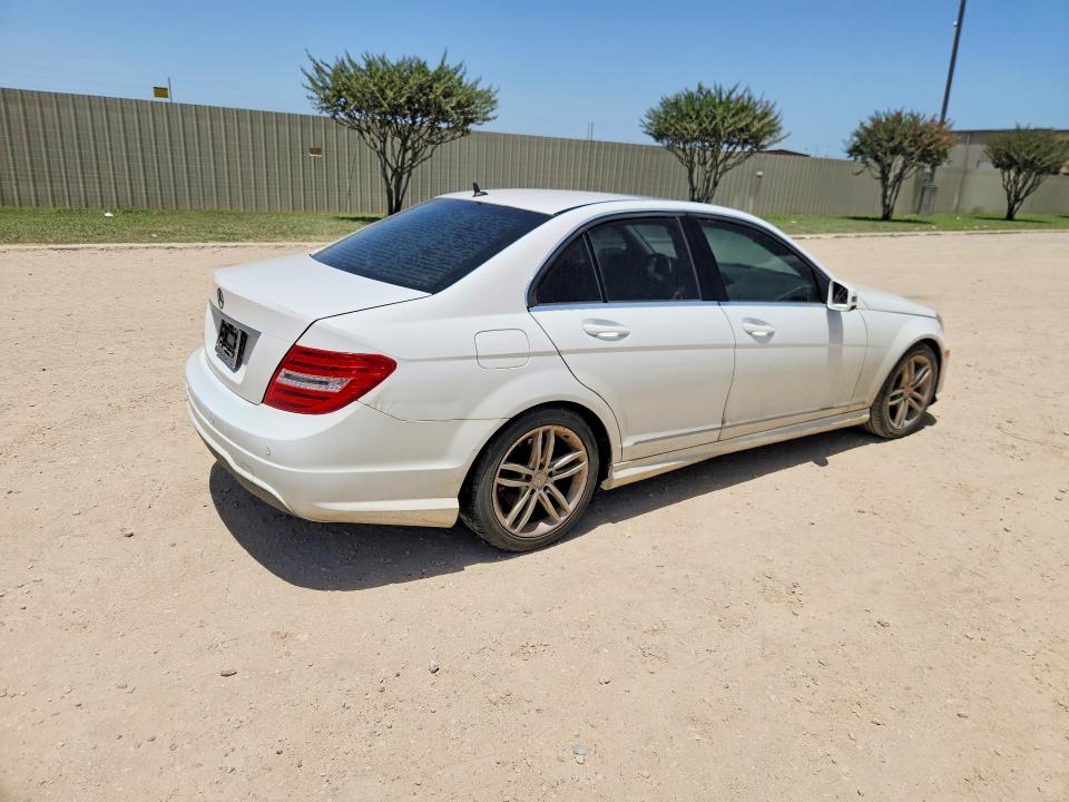 2013 Mercedes-benz C-klasse VIN WDDGF4HB6DA771191 COPART salvage auction — MECHANICAL, Tx - Certificate Of Title, sold $175 on 2026-07-09 (photo 3)