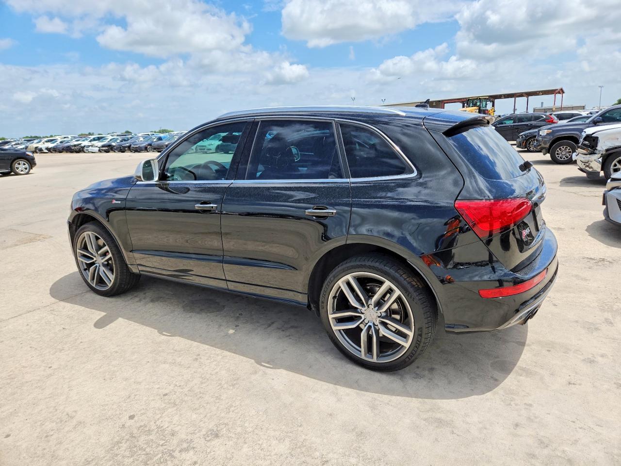 2015 Audi SQ5 VIN WA1VGAFP7FA119513 COPART salvage auction — Front End, TX - SALVAGE VEHICLE TITLE, sold $6,300 on 2026-07-09 (photo 2)