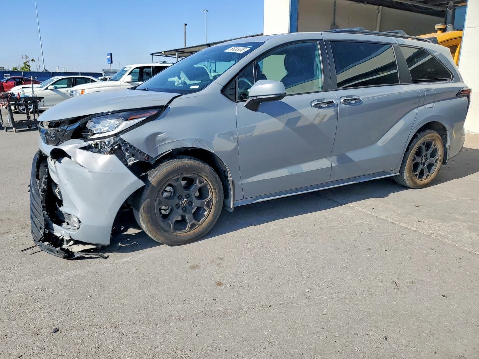 2025 Toyota Sienna VIN 5TDCSKFC7SS183983 COPART salvage auction — FRONT END, Tx - Salvage Vehicle Title, sold $22,100 on 2026-07-10 (photo 1)