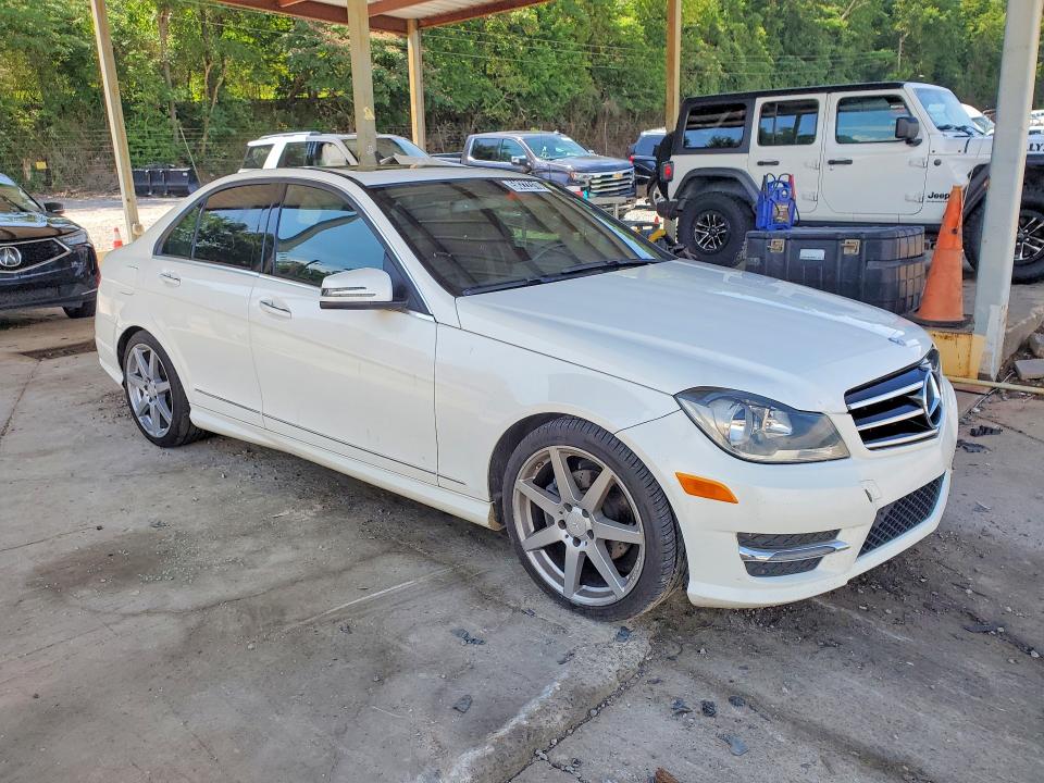 2014 Mercedes-benz C class VIN WDDGF4HB2ER309293 COPART salvage auction — NORMAL WEAR, AL - CERTIFICATE OF TITLE, sold $250 on 2026-07-23 (photo 4)