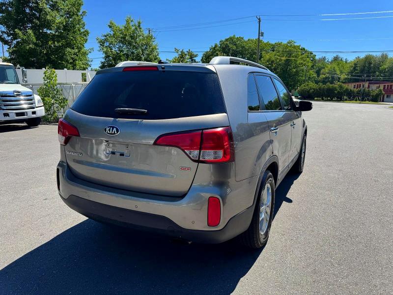 2015 Kia Sorento VIN 5XYKTCA67FG652623 COPART salvage auction — MINOR DENT/SCRATCHES, Ma - Certificate Of Title, sold $2,850 on 2026-07-29 (photo 3)