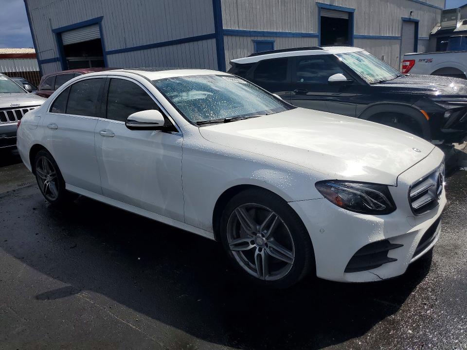 2017 Mercedes-benz E-class VIN WDDZF4KB8HA108535 COPART salvage auction — MINOR DENT/SCRATCHES, GA - CERTIFICATE OF TITLE, sold $5,100 on 2026-07-16 (photo 4)