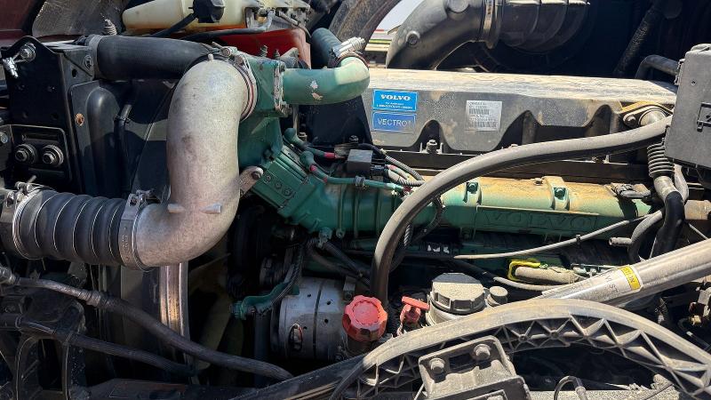 2014 Volvo VIN 4V4NC9EH4EN161613 COPART salvage auction — FRONT END, Ia - Certificate Of Title (P), sold $6,200 on 2026-07-10 (photo 7)