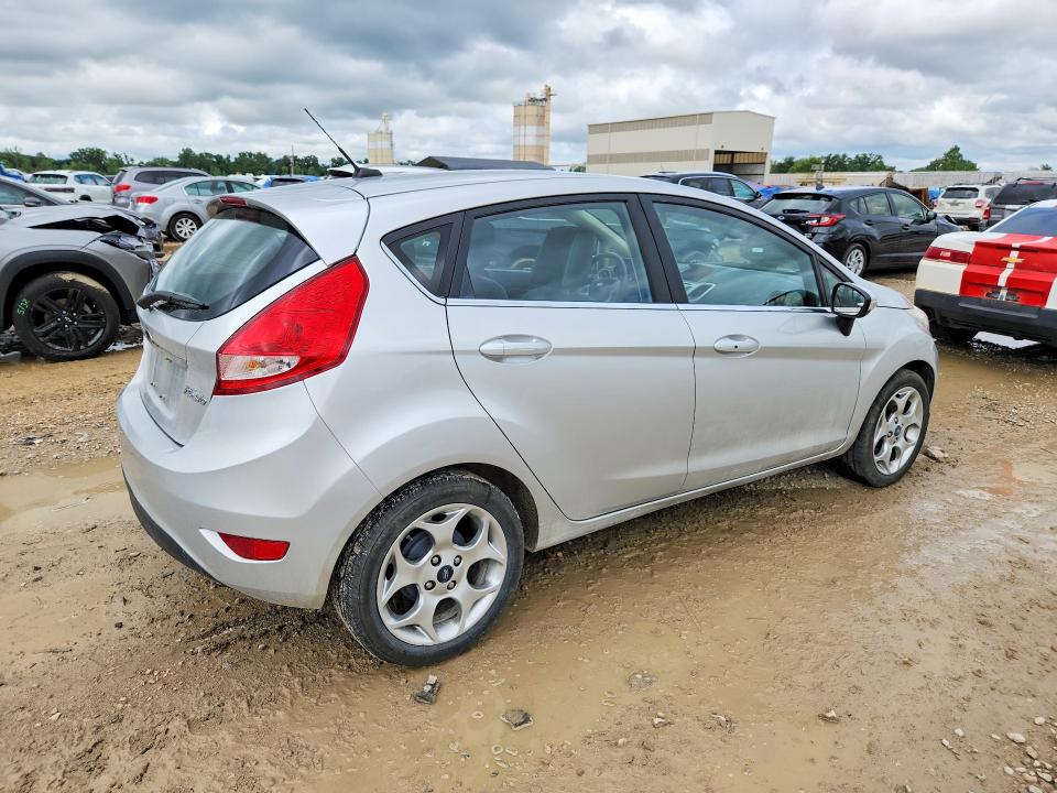 2011 Ford Fiesta VIN 3FADP4FJ0BM108936 COPART salvage auction — MECHANICAL, KS - DEALER ONLY CLEAN TITLE, sold $400 on 2026-07-02 (photo 3)