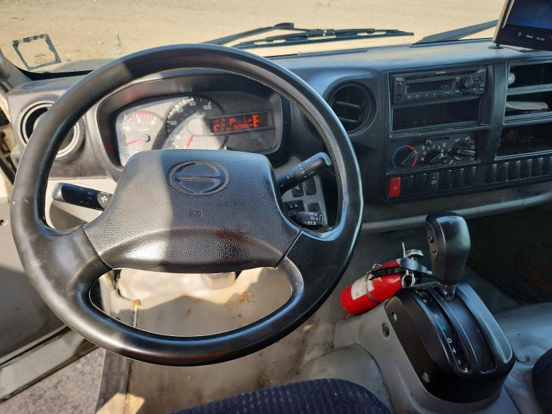 2019 Hino 195dr VIN JHHSDM2H2KK009231 COPART salvage auction — NORMAL WEAR, CT, sold $0 on 2026-09-18 (photo 8)