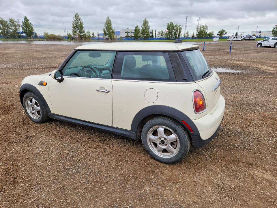 2009 Mini Cooper VIN WMWMF33529TU74906 COPART salvage auction — FRONT END, Ab - Bos - Salvage, sold $550 on 2026-08-04 (photo 2)
