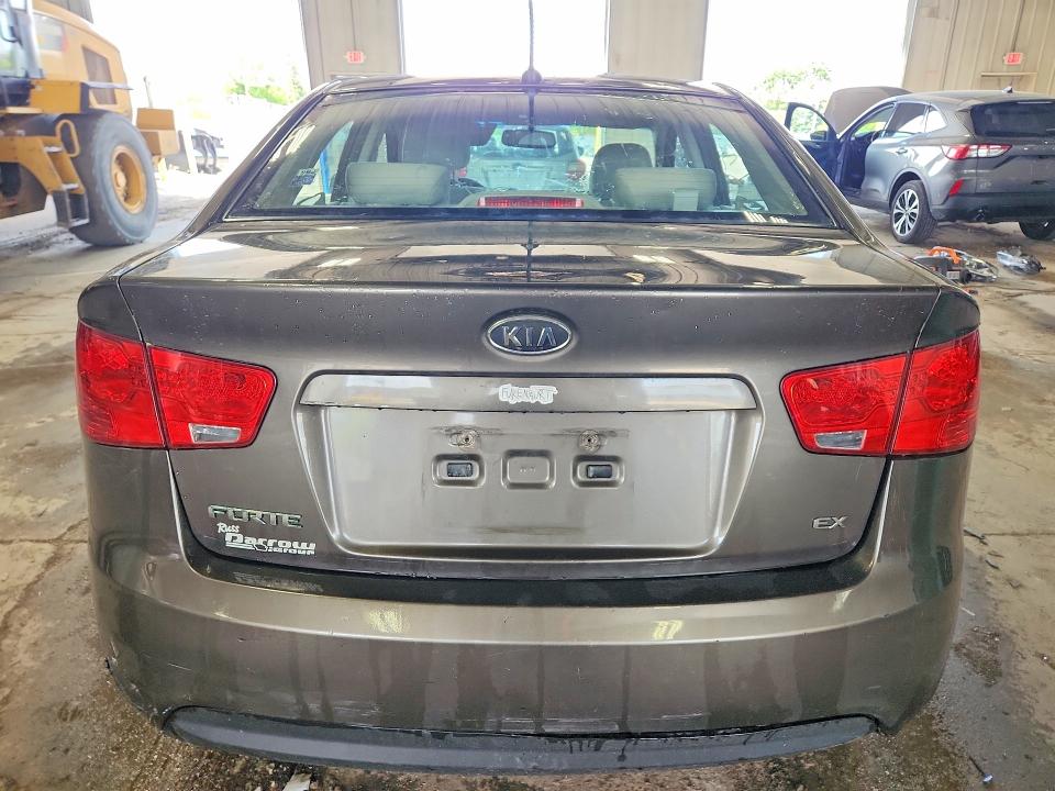 2010 Kia Forte VIN KNAFU4A20A5275231 COPART salvage auction — HAIL, WI - JUNKED VEHICLE BILL OF SALE, sold $400 on 2026-07-27 (photo 6)