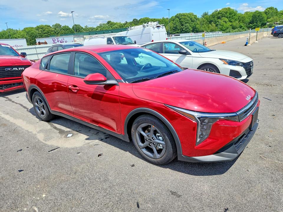 2026 Kia K4 VIN 3KPFT4DE4TE346966 COPART salvage auction — FRONT END, VA - CERT OF TITLE - SALVAGE, sold $8,000 on 2026-07-27 (photo 4)
