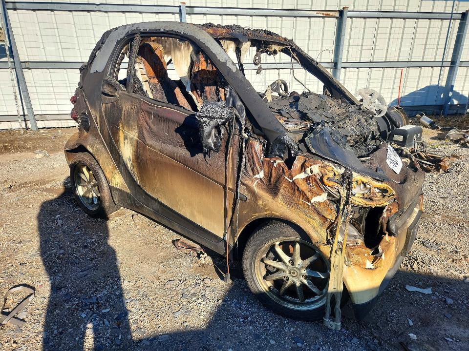 2008 Smart Fortwo VIN WMEEJ31X28K164545 COPART salvage auction — BURN, Il - Junking Cert Of A Vehicle, sold $225 on 2026-07-16 (photo 4)