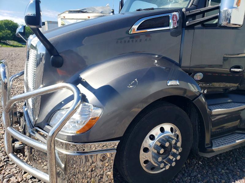 2022 Kenworth Constructi VIN 1XKYDP9X2NJ479270 COPART salvage auction — FRONT END, IN - CERTIFICATE OF TITLE, sold $9,900 on 2026-07-28 (photo 9)