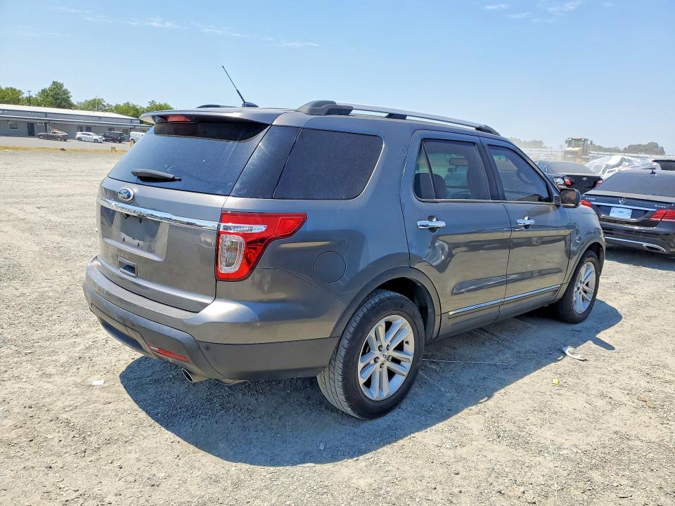 2012 Ford Explorer VIN 1FMHK7D87CGA95198 COPART salvage auction — UNDERCARRIAGE, Ca - Salvage Certificate, sold $550 on 2026-07-02 (photo 3)