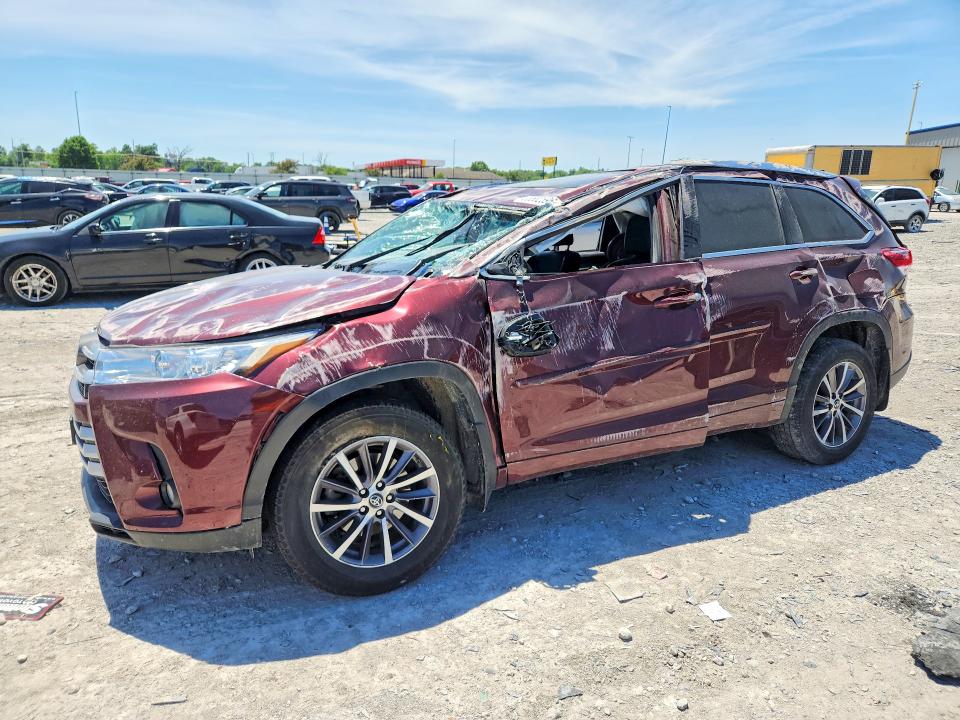 2018 Toyota Highlander VIN 5TDJZRFH6JS851293 COPART salvage auction — UNDERCARRIAGE, IL - SALVAGE CERTIFICATE, sold $4,000 on 2026-07-13 (photo 1)