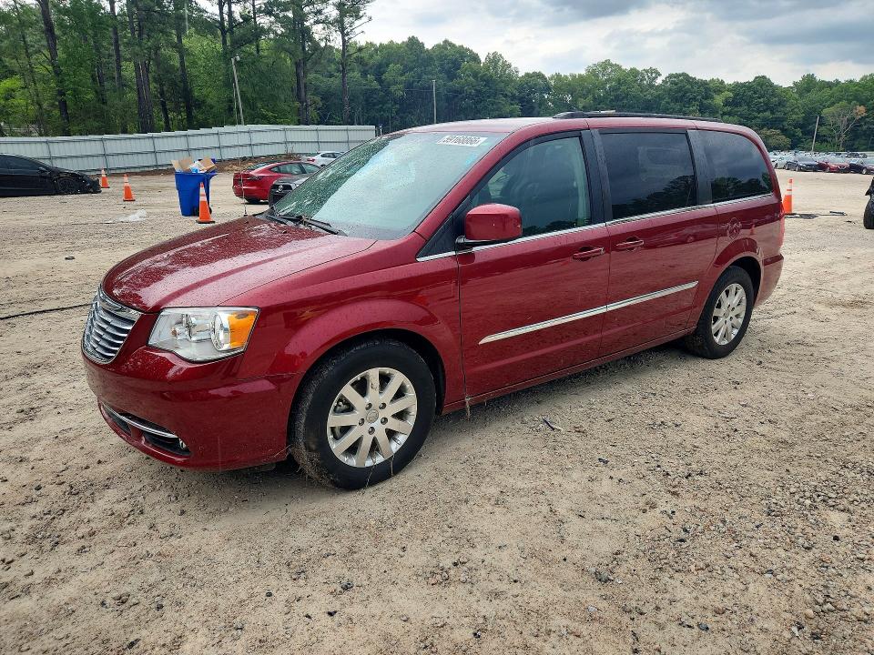2015 Chrysler Voyager VIN 2C4RC1BG6FR696263 COPART salvage auction — MINOR DENT/SCRATCHES, Nc - Dealer Only Clean Title, sold $1,100 on 2026-07-17 (photo 1)