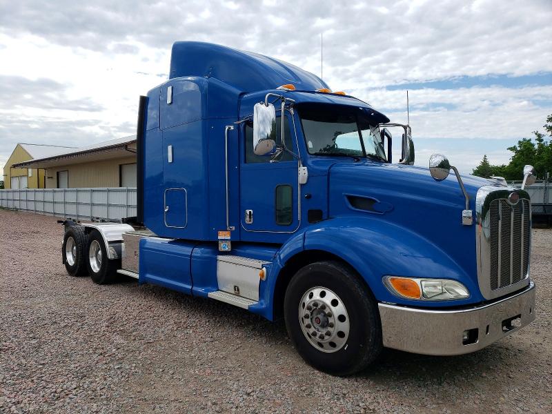 2014 Peterbilt 384 VIN 1XPVDP9X8ED239555 COPART salvage auction — MINOR DENT/SCRATCHES, IL - CERTIFICATE OF TITLE, sold $9,900 on 2026-07-07 (photo 1)