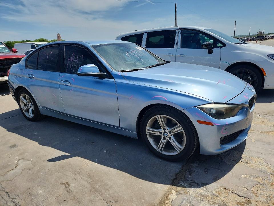 2015 BMW 3er VIN WBA3C1C56FK120249 COPART salvage auction — REAR END, Tx - Salvage Vehicle Title, sold $1,800 on 2026-08-20 (photo 4)