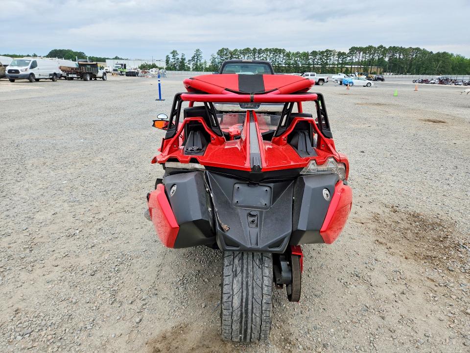 2015 Polaris Slingshot VIN 57XAAPFA2F5103286 COPART salvage auction — SIDE, Nc - Salvage Certificate Of Title, sold $4,100 on 2026-07-30 (photo 4)