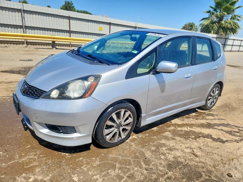 2013 Honda Fit VIN JHMGE8H56DC013109 COPART salvage auction — MINOR DENT/SCRATCHES, CA - CERTIFICATE OF TITLE, sold $225 on 2026-07-28 (photo 1)