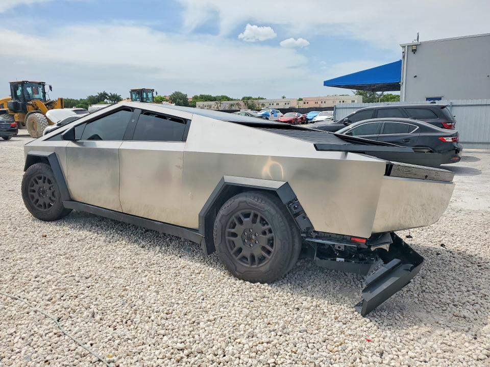 2024 Tesla VIN 7G2CEHEE5RA039371 COPART salvage auction — REAR END, Fl - Cert Of Title Slvg Rebuildable, sold $4,000 on 2026-07-28 (photo 2)