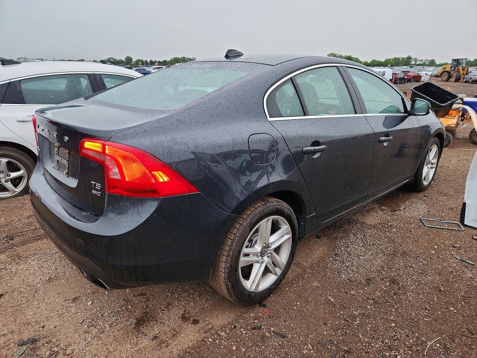 2015 Volvo VIN YV1612TK9F2356423 COPART salvage auction — MECHANICAL, Il - Cert Of Title-Corrected, sold $1,250 on 2026-07-21 (photo 3)