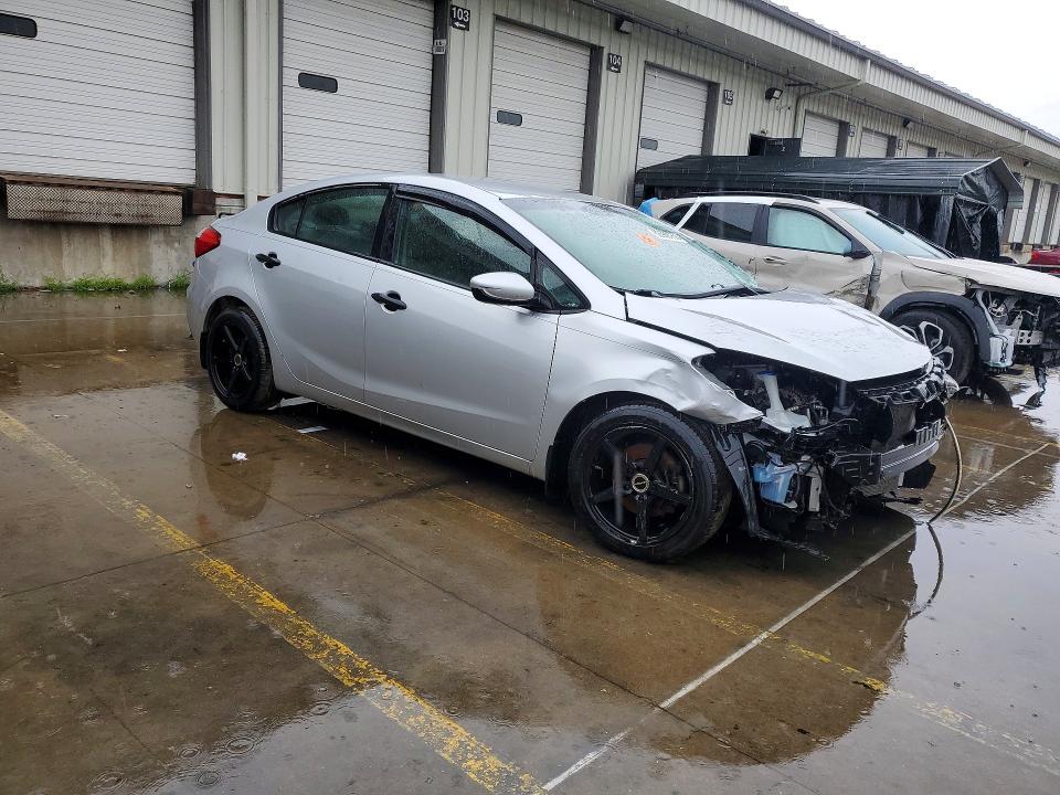 2015 Kia Forte VIN KNAFK4A6XF5434045 COPART salvage auction — FRONT END, KY - CERT OF TITLE-SALVAGE, sold $375 on 2026-07-30 (photo 4)