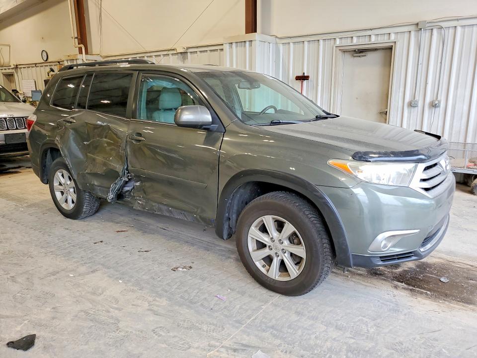 2013 Toyota Highlander VIN 5TDBK3EH4DS235524 COPART salvage auction — SIDE, Wi - Junked Vehicle Bill Of Sale, sold $2,150 on 2026-07-15 (photo 4)