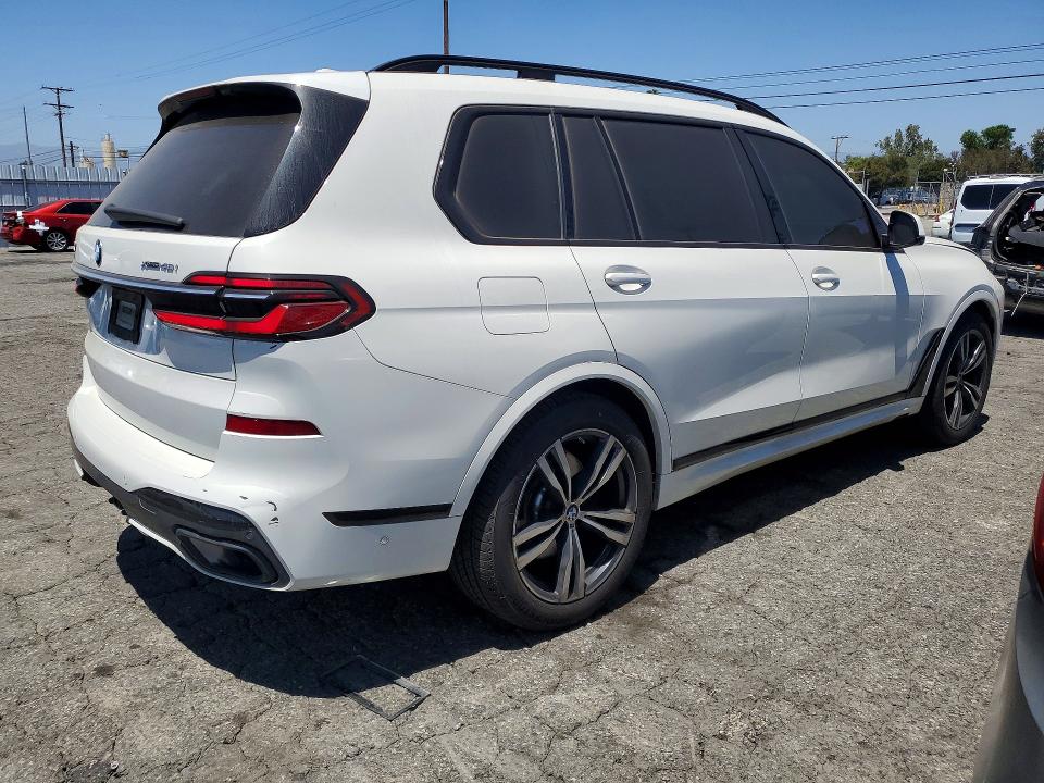 2023 BMW X7 VIN 5UX23EM05P9P84249 COPART salvage auction — MINOR DENT/SCRATCHES, CA - CERTIFICATE OF TITLE (P), sold $41,250 on 2026-07-27 (photo 3)