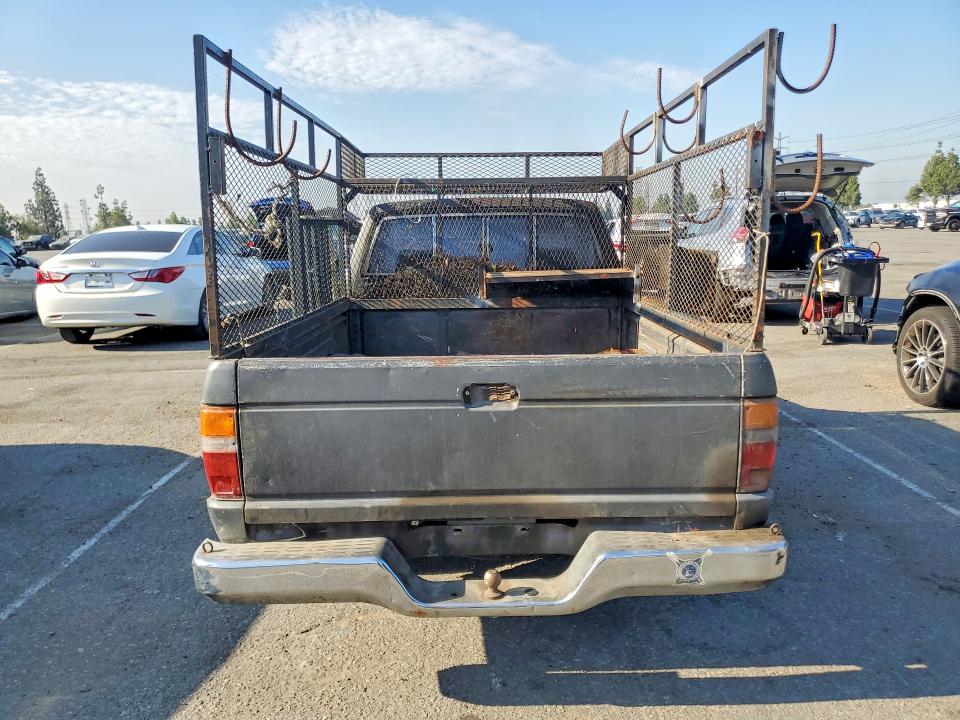 1988 Toyota Pickup VIN JT4RN50A2J5163901 COPART salvage auction — NORMAL WEAR, CA - APP FOR DUP CLEAN OR AC, sold $1,750 on 2026-07-28 (photo 6)