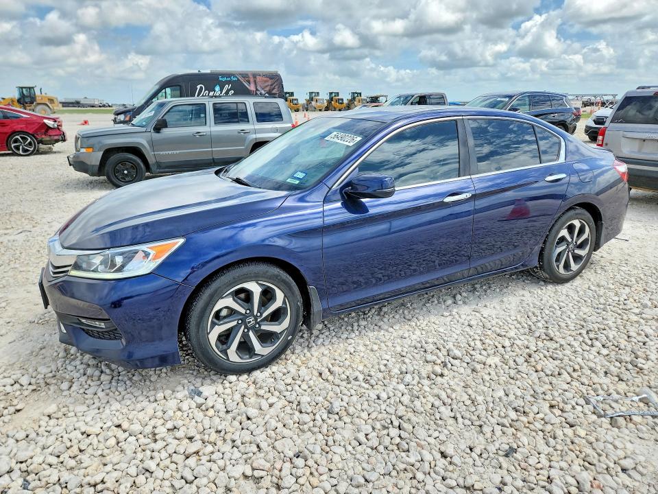 2017 Honda Accord VIN 1HGCR2F86HA071240 COPART salvage auction — SIDE, Tx - Salvage Vehicle Title, sold $300 on 2026-07-23 (photo 1)