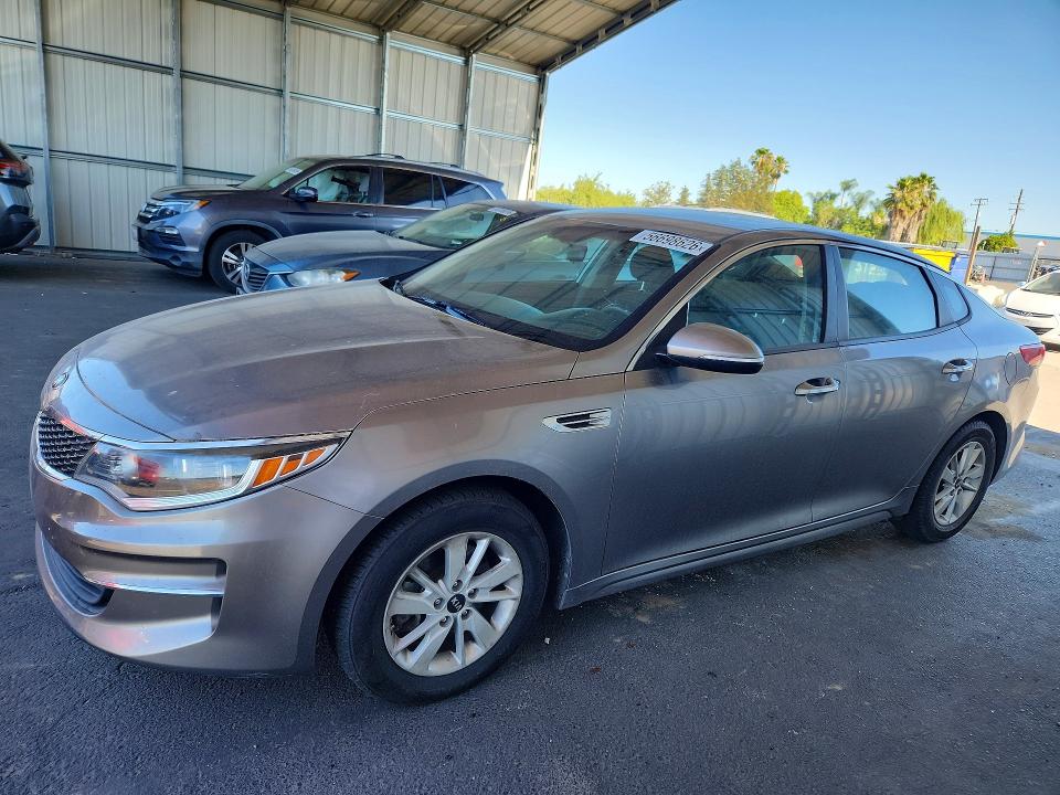 2018 Kia Optima VIN 5XXGT4L39JG211782 COPART salvage auction — MINOR DENT/SCRATCHES, Ca - Dis/Dlr/Exp Only Clean Title, sold $1,450 on 2026-07-30 (photo 1)