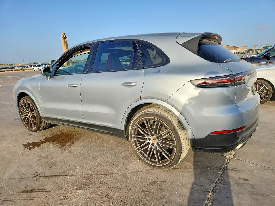 2020 Porsche Cayenne VIN WP1AA2AY4LDA04372 COPART salvage auction — SIDE, Tx - Salvage Vehicle Title, sold $17,700 on 2026-08-20 (photo 2)