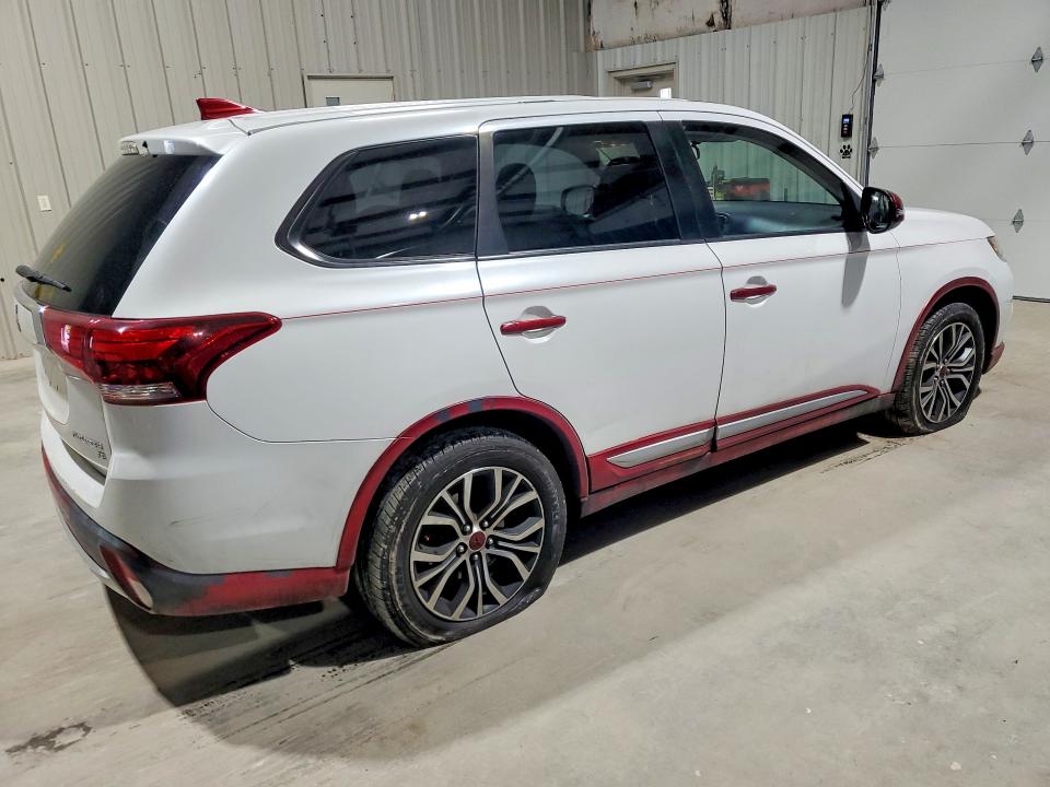2018 Mitsubishi Outlander VIN JA4AD3A34JZ032251 COPART salvage auction — MINOR DENT/SCRATCHES, NJ - CERTIFICATE OF TITLE, sold $800 on 2026-07-30 (photo 3)